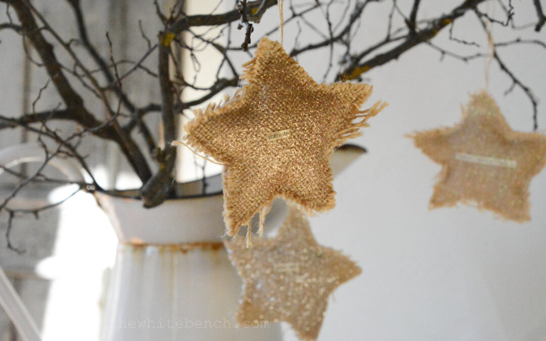 DIY BURLAP STAR CHRISTMAS CARDS & ORNAMENTS