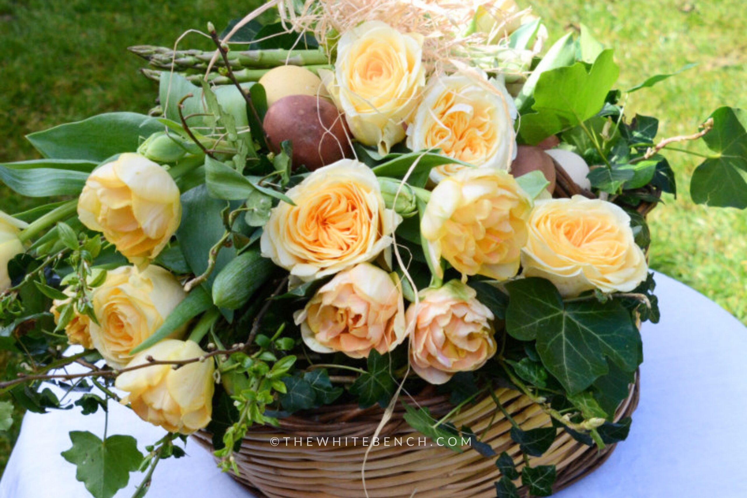 CREATIVE LIVING IDEAS: EASTER ARRANGEMENT WITH FRESH FLOWERS
